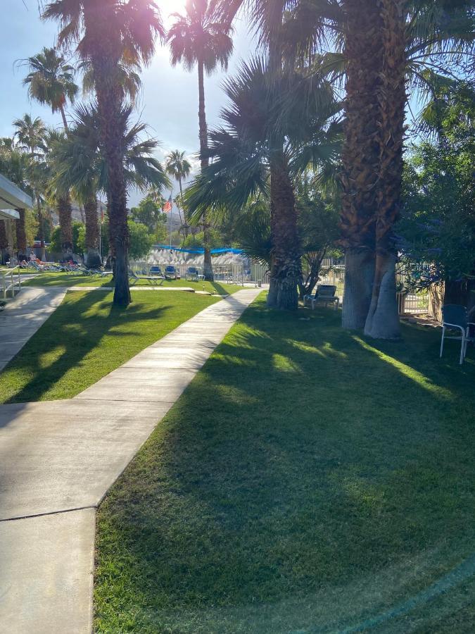 Ccbc Resort Hotel - A Gay Men'S Resort Cathedral City Eksteriør billede