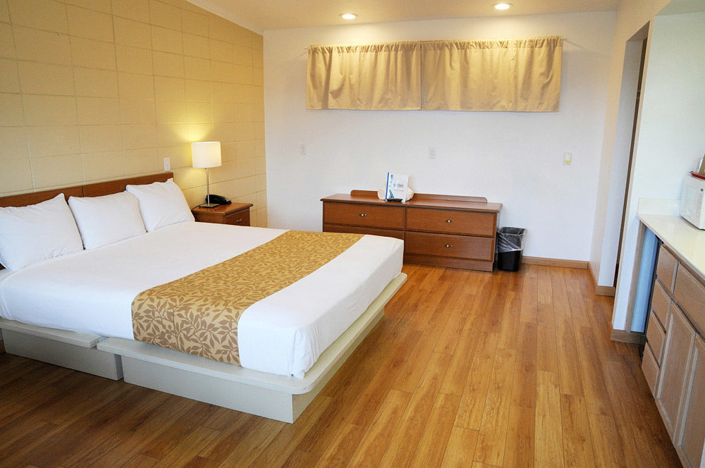 Ccbc Resort Hotel - A Gay Men'S Resort Cathedral City Eksteriør billede