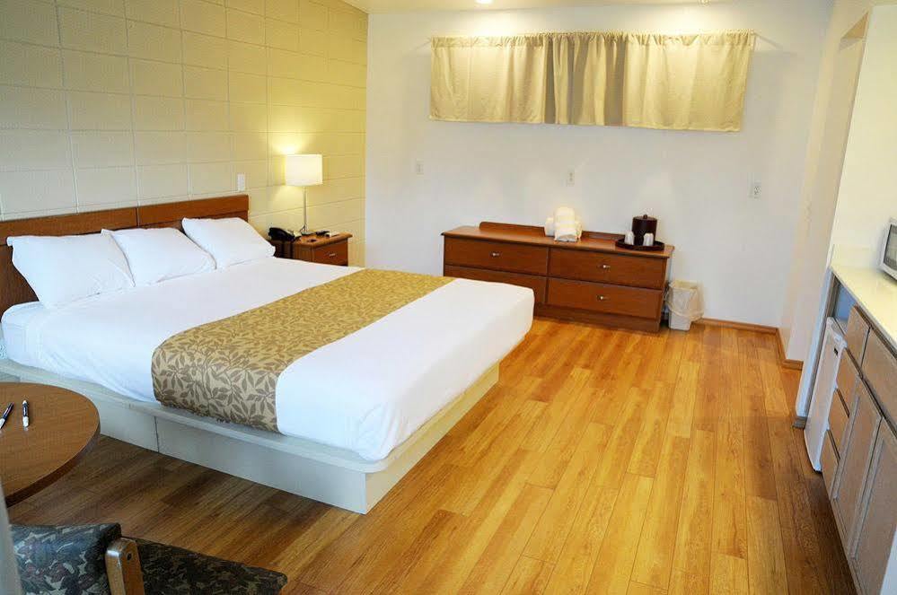 Ccbc Resort Hotel - A Gay Men'S Resort Cathedral City Eksteriør billede